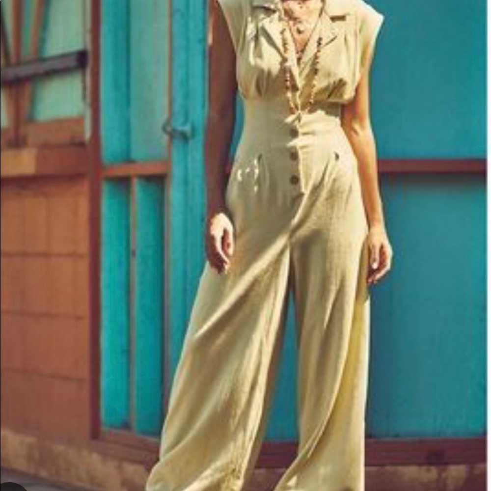 Comfortable Shasta free people jumper.